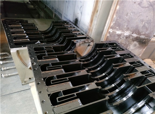 章丘鼓風機公司透平機殼體特氟龍噴塗