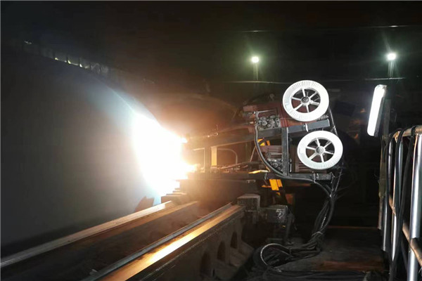 造紙烘缸表麵熱噴塗強化現場施.jpg 造紙烘缸表麵熱噴塗強化現場施.jpg